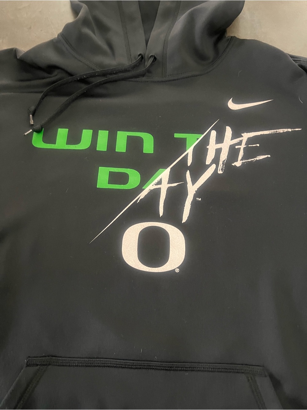 Nike Therma-Fit Oregon Ducks Hoodie - Picture 2 of 8